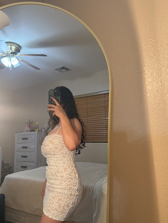 Windsor white dress ( perfect for graduation or bachelorette party) - Picture 4 of 7